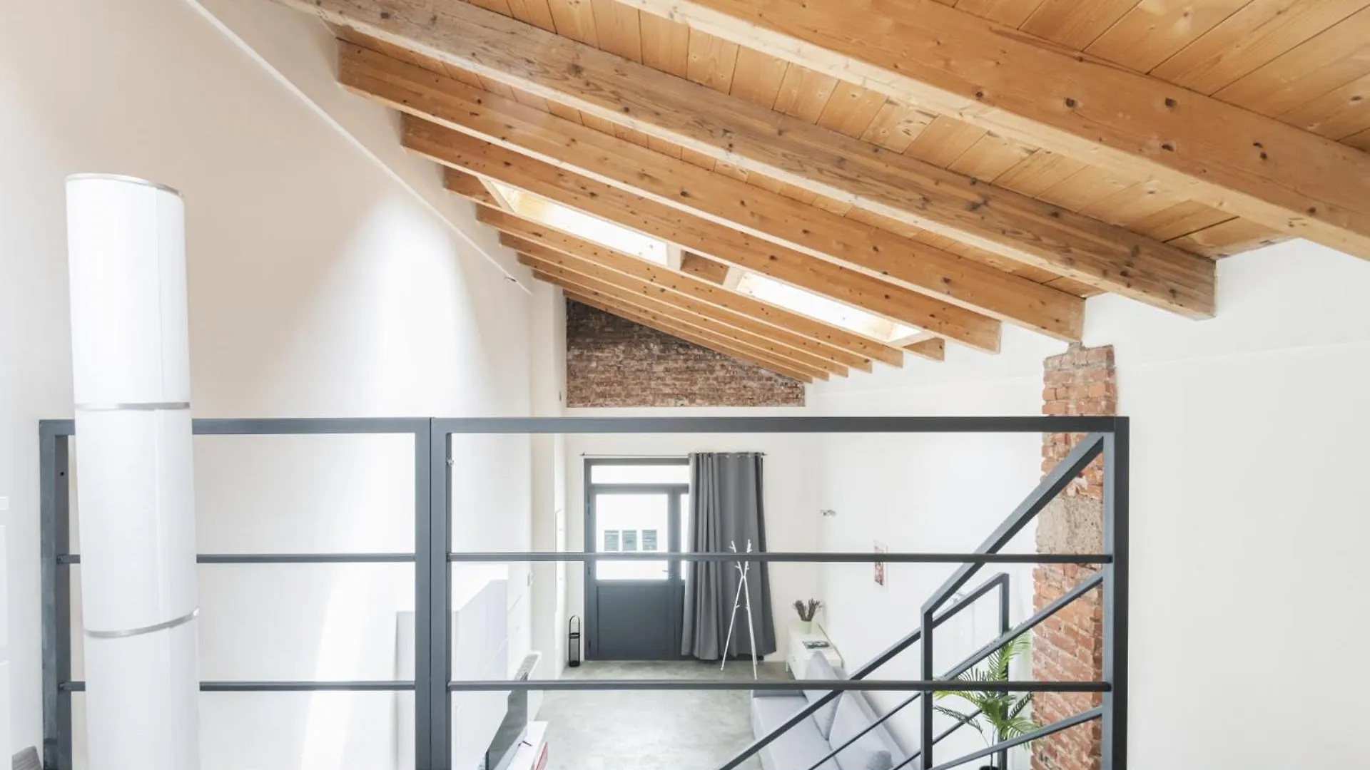 Easylife- Appartamento Su Due Livelli Su I Navigli Mediolan 0*,  Włochy